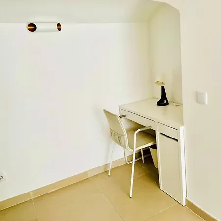 Renovated With Small Garden In Ajuda * Lisboa