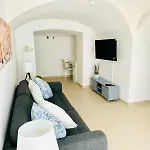 شقة Renovated With Small Garden In Ajuda *
