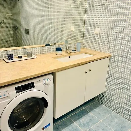 Renovated With Small Garden In Ajuda * Lizbona