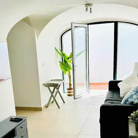 Renovated With Small Garden In Ajuda *