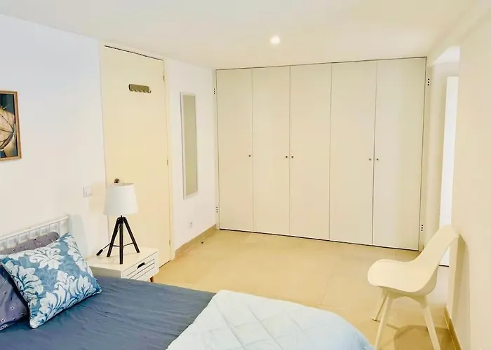 Renovated With Small Garden In Ajuda *