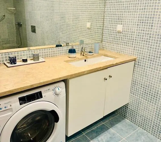 Renovated With Small Garden In Ajuda * Lissabon